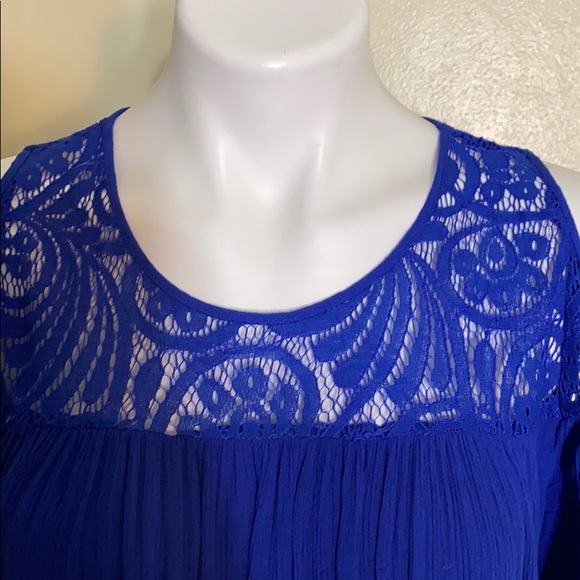 A.N.A. Cold Shoulder Blouse - Picture 4 of 7